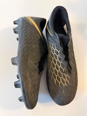 Nike Hypervenom Phantom (laceless) Black and Gold Soccer Cleats size 7.5